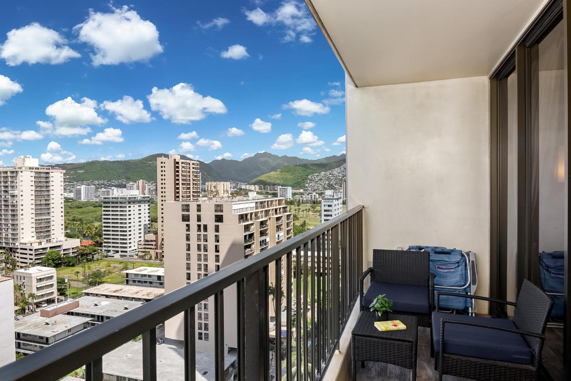 Aloha Vibes With Ocean Views, Near Beach & Parking! Гонолулу Экстерьер фото