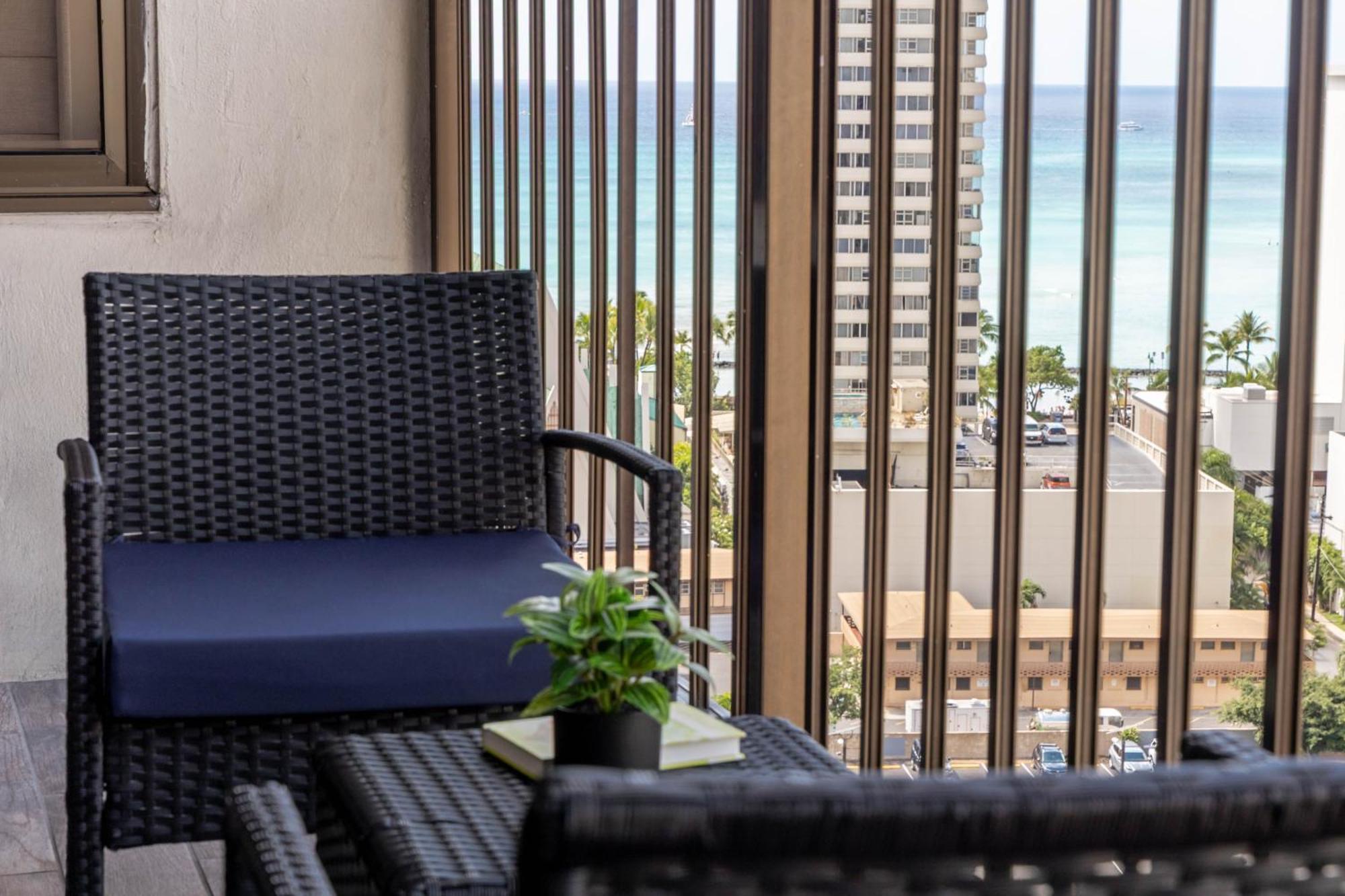 Aloha Vibes With Ocean Views, Near Beach & Parking! Гонолулу Экстерьер фото